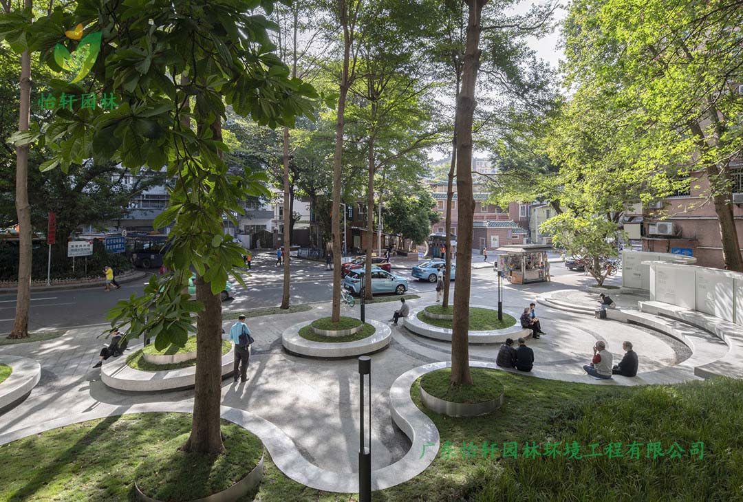 東山少爺南廣場社區(qū)公園綠化工程實(shí)景圖