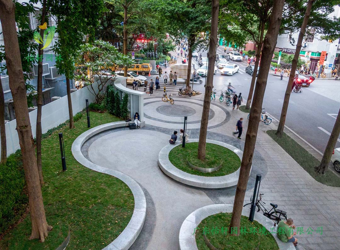 東山少爺南廣場社區(qū)公園綠化工程實(shí)景圖